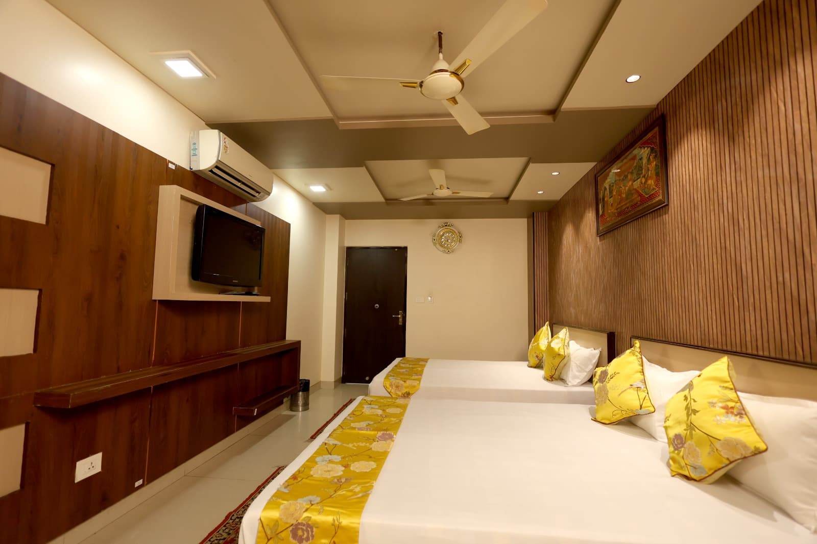 Hotel Jinendra Palace Welcome Reception