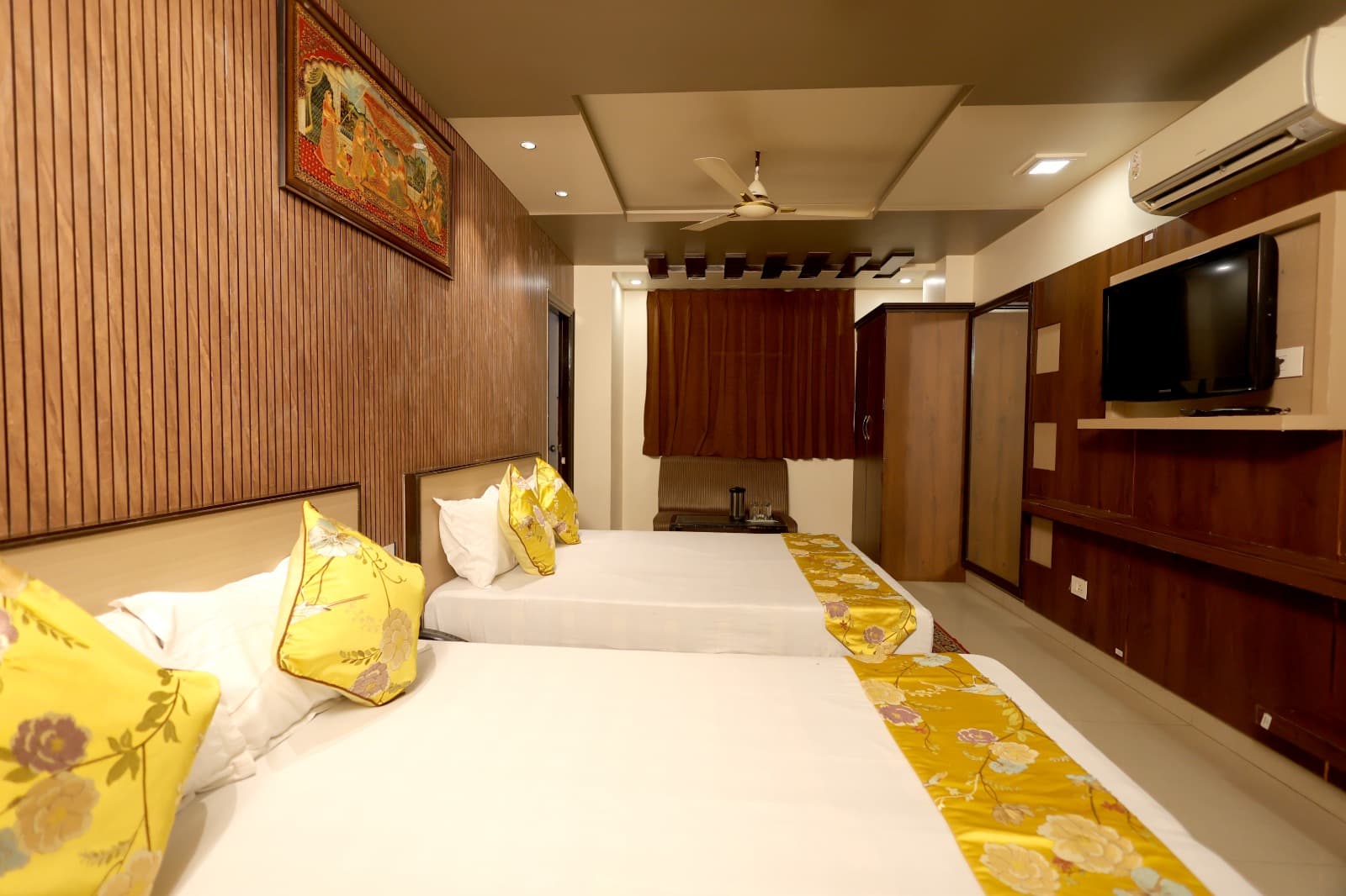 Family Duplex Panoramic Room Overview