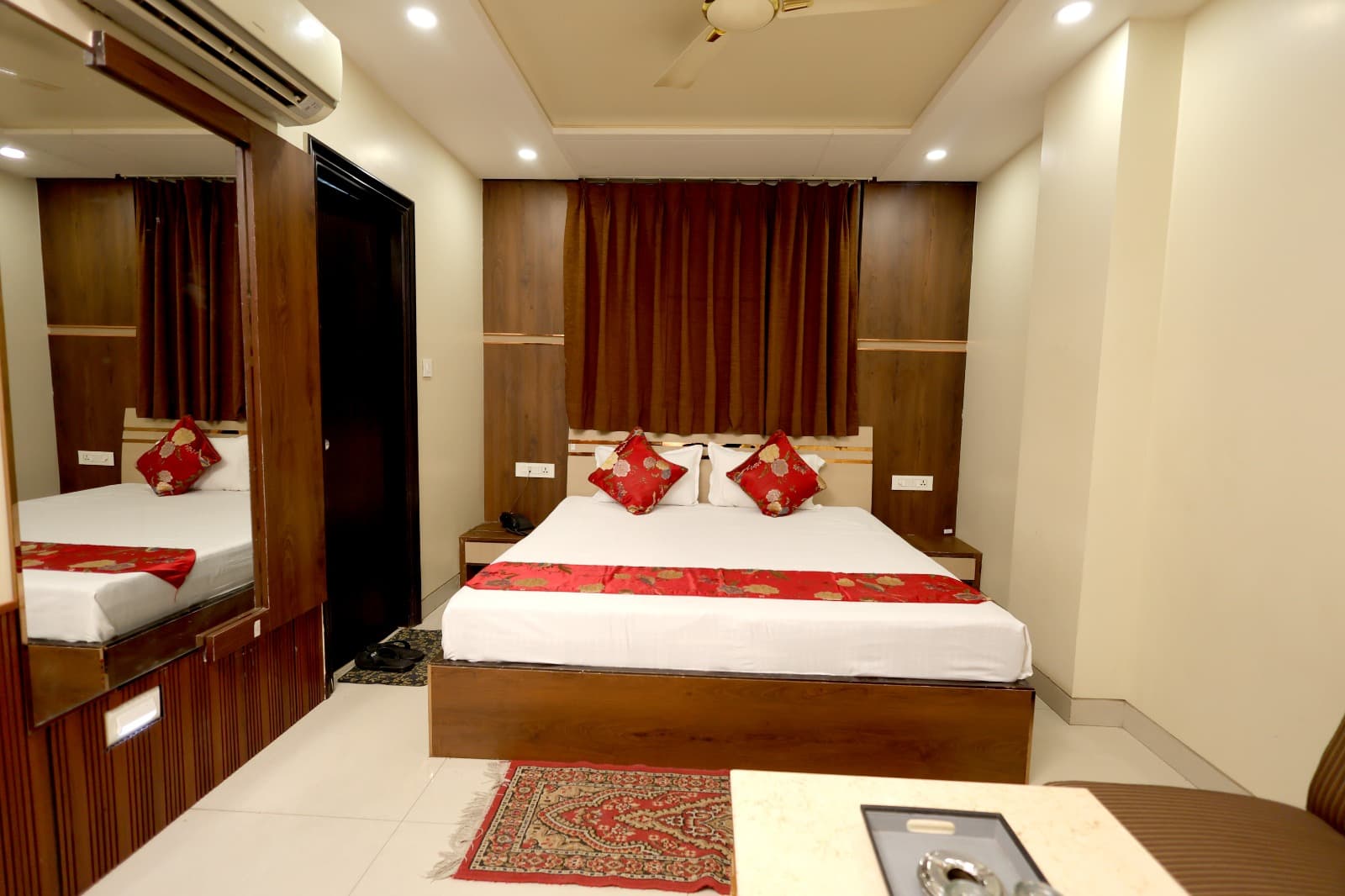 Deluxe Double Room Evening Ambience